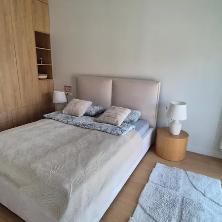 Luxurious Cinnamon Apartment, Self Check-in 24h, Free Parking, Air-conditioning * بوزنان