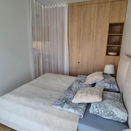Luxurious Cinnamon Apartment, Self Check-in 24h, Free Parking, Air-conditioning شقة