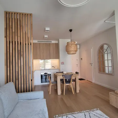 Luxurious Cinnamon Apartment, Self Check-in 24h, Free Parking, Air-conditioning Appartement