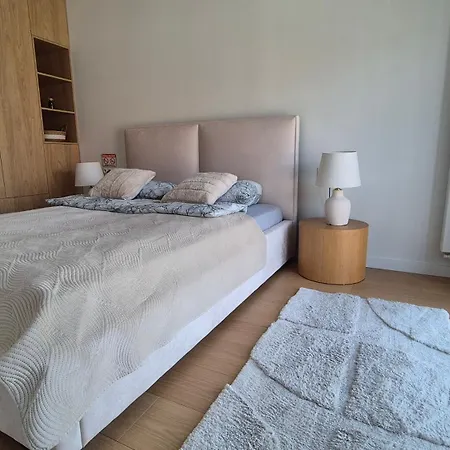 Luxurious Cinnamon Apartment, Self Check-in 24h, Parking, Air-conditioning