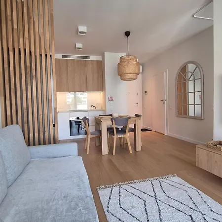아파트 Luxurious Cinnamon Apartment, Self Check-in 24h, Parking, Air-conditioning *