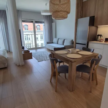 Luxurious Cinnamon Apartment, Self Check-in 24h, Free Parking, Air-conditioning *