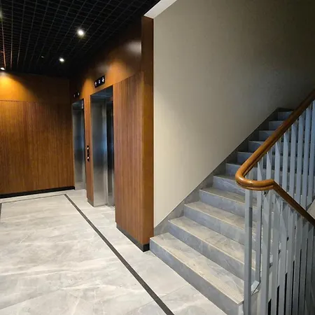 Luxurious Cinnamon Apartment, Self Check-in 24h, Parking, Air-conditioning 포즈난