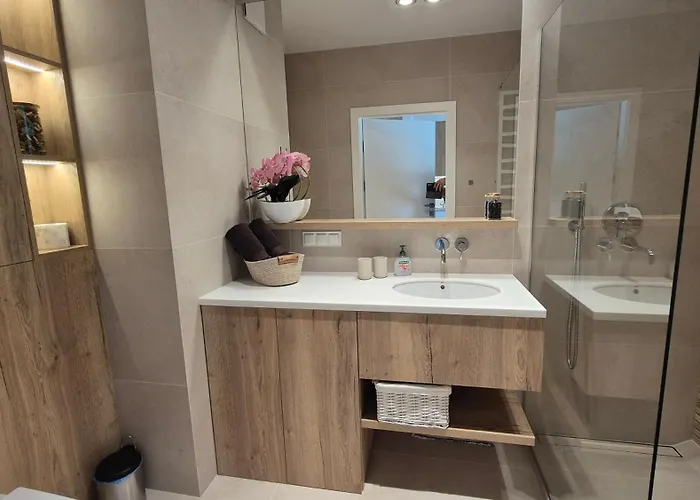 Appartamento Luxurious Cinnamon Apartment, Self Check-in 24h, Free Parking, Air-conditioning Poznań