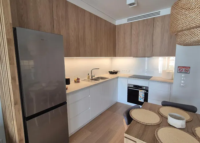 Luxurious Cinnamon Apartment, Self Check-in 24h, Free Parking, Air-conditioning * Poznań