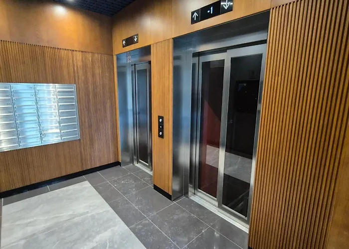 Luxurious Cinnamon Apartment, Self Check-in 24h, Free Parking, Air-conditioning *